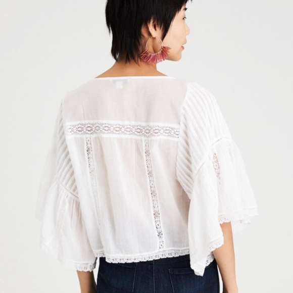 NWT cropped lace top with bell sleeves - Picture 3 of 7